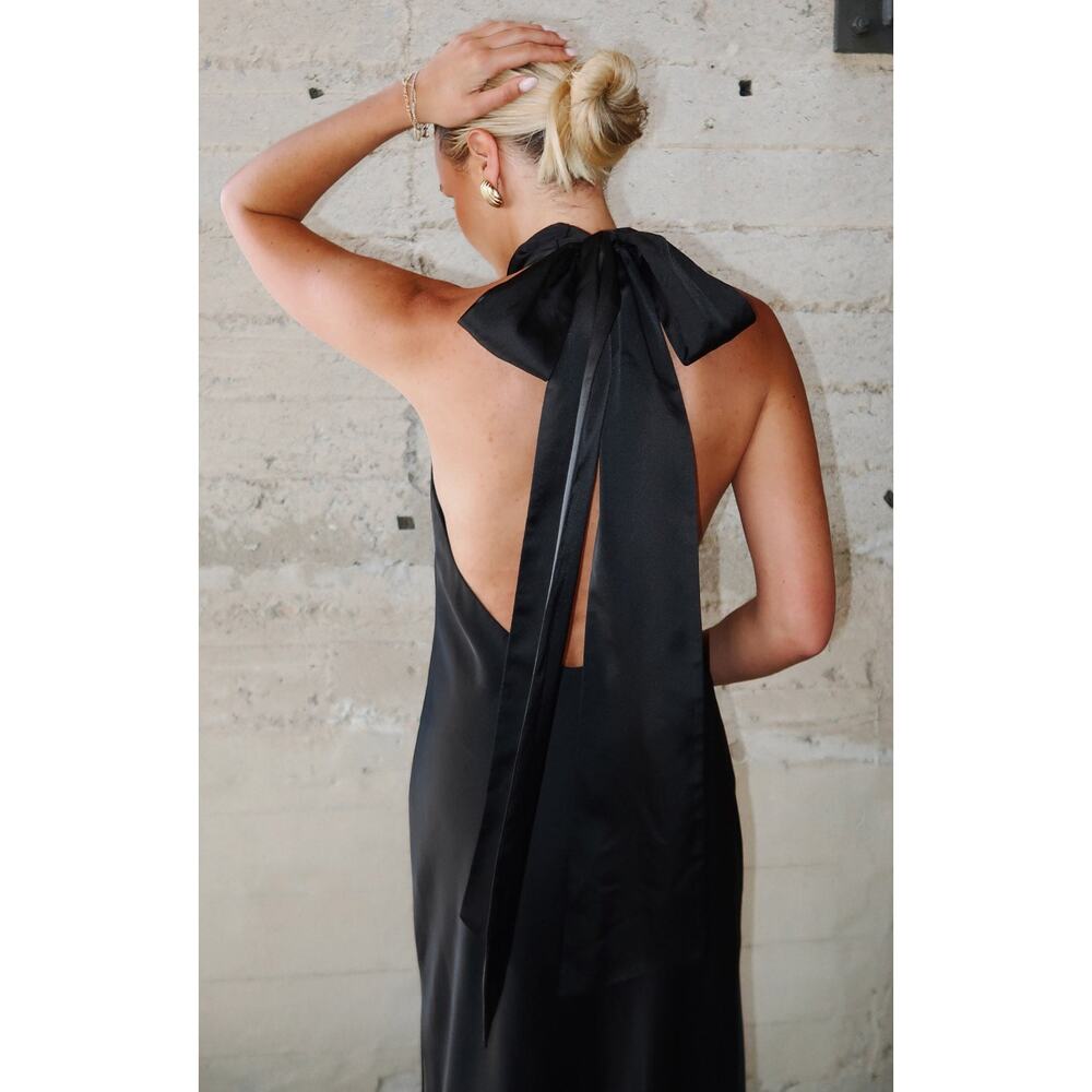 Show Me Your Mumu Lisa Maxi Dress in Black Luxe Satin L - Picture 2 of 10